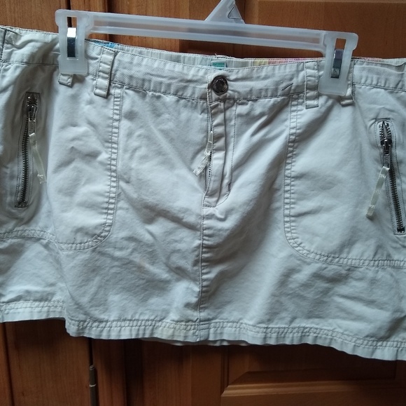 JLO Casual Short Skirt - Picture 3 of 3